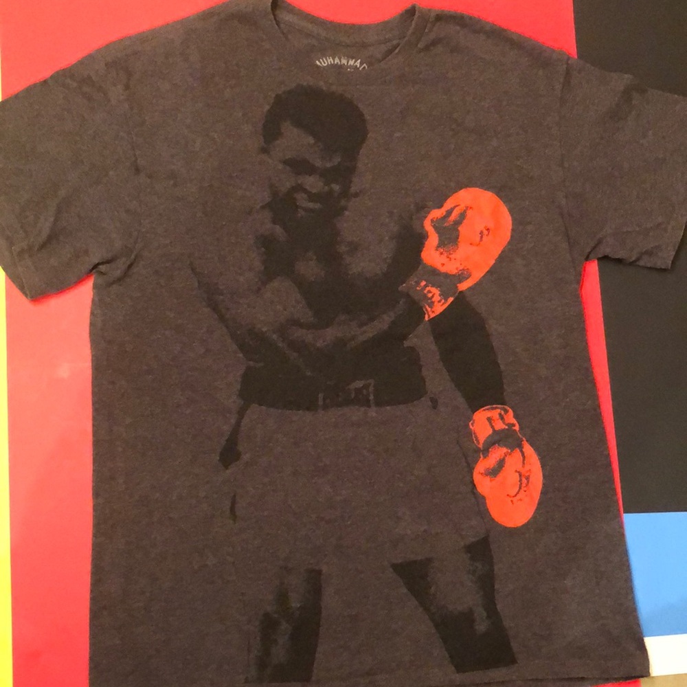 Muhammad Ali T-shirt Grey with Bold Red Gloves